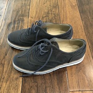 Women’s Lace Up Platform Wingtip Oxfords Gray Size 7.5